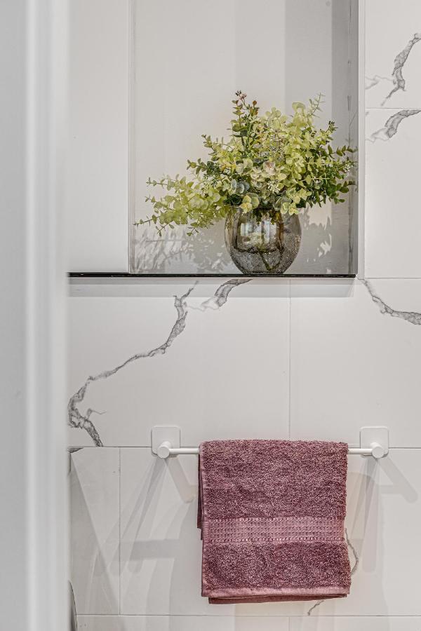 Elegant Apartment Near Afi & Atrium Mall Arad Bagian luar foto