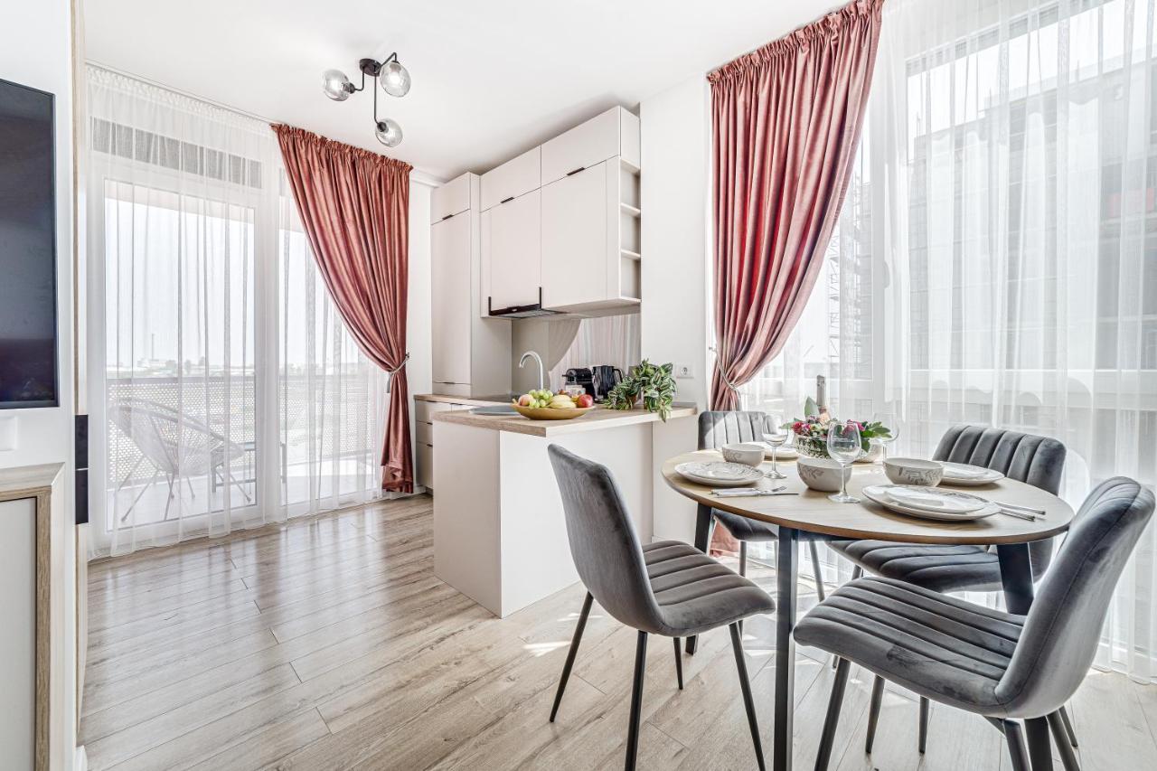 Elegant Apartment Near Afi & Atrium Mall Arad Bagian luar foto